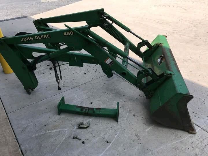 John Deere 460 Loader
