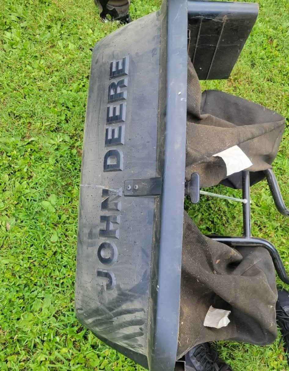 John Deere Bagger system